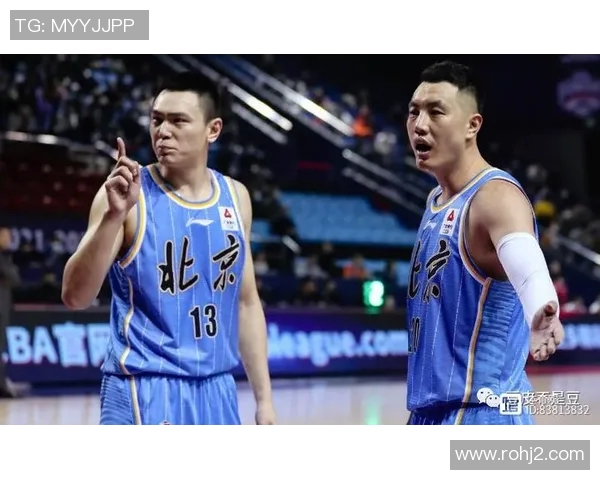 深圳篮球队反击体系解析:高效战术与团队协作的完美结合 深圳篮球队反击体系解析:高效战术与团队协作的完美结合