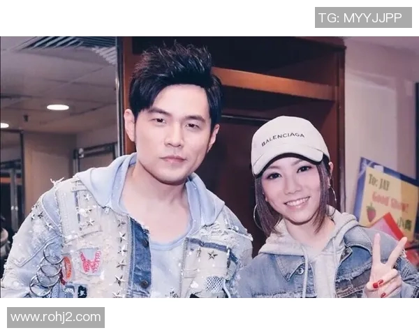 足球明星与周杰伦同框合影展现音乐与体育的完美融合 足球明星与周杰伦同框合影展现音乐与体育的完美融合